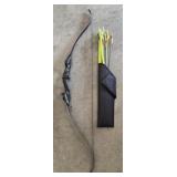 Recurve Bow w/ Arrows, Quiver & Accessories