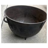 1800ï¿½s (3) Legged #12 Marked Cast Iron Cauldron