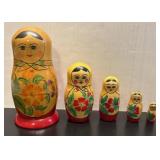 5-Piece Traditional Wooden Russian Nesting Dolls