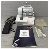 Bernina L220 Serger w/ Manual & Accessories