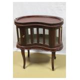 kidney shape showcase table with >