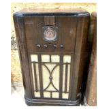 RCA Victor floor model C8-15radio>