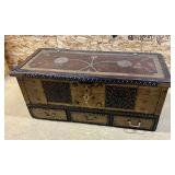 Zanzibar Chest>