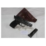 23. Makarov 9x18mm 8 shot semi auto pistol >