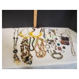 Vtg Necklaces, Earrings & Pendants