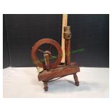 Vtg Wooden Spinning Wheel Table Lamp