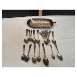 Vtg International Silver Banana Leaf Dish w/Spoons
