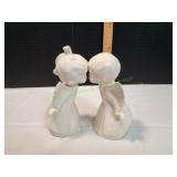 Vtg Ceramic Kissing Angel Figurines