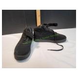 Fila Vulc 13 Mid Sneakers, Sz 4 1/2