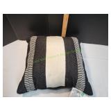 Brentwood Indoor/Outdoor Decorative Stripe Pillow