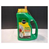 Miracle Gro Shake 'n Feed All Purpose Plant Feed