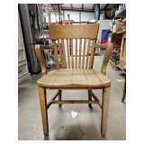Vtg Traditional Oak Deks Chair