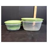 (2) Rubbermaid Bowls w/ Lids
