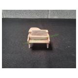 Vtg Piano Figurine