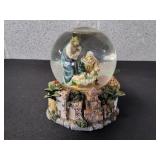 Vtg Nativity Scene Snow Globe