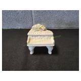 Vtg Ceramic White Trinket Box w/ Sculpted Rose