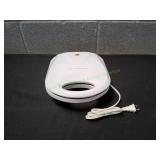 Cook's Essentials Omelet Maker