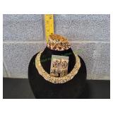 Vtg Gold-Tone Collar Necklace Jewelry Set