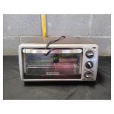 Black & Decker4-Slice Convection Toaster Oven