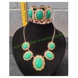Gold-Tone w/ Green Crackle Stone Necklace Set