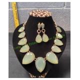 Gold Tone w/ Green Faceted Teardrop Stone Necklace