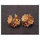 Vtg Gold-tone Multi-Flower Clip-On Earrings