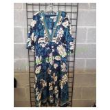 Sofa Vergara Dress, Sz Md (8-10) w/ Tank Top
