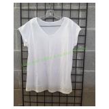 Ladies Shorts, Sz 3 w/ (2) Tops, Sz XXL