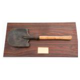 VIETNAM WAR NVA SHOVEL 1968 PRESENTATION PLAQUE
