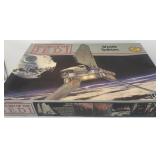 VTG Star Wars Shuttle Tydirium Scale Model Kit