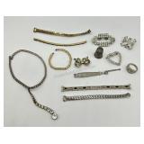 Lot of 13 pieces of costume jewelry, Broaches,