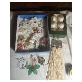 Angel/Assorted Ornaments and Decor