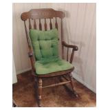 Nicholas & Stone Co Rocking Chair w Cushion 42x24