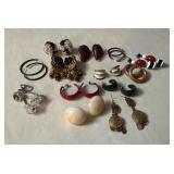 Group of Fashion earrings