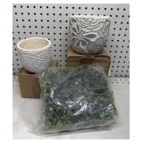 Case of 6 Faux Succulent Plants W/ Pots Case of 6 Faux Succulent Plants W/ Pots