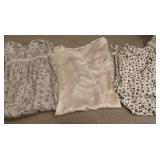 Ladies Pajamas XL/1x - 2 Night Gowns, 1 Two Piece