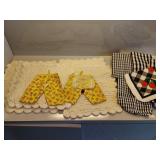Vintage Novelty Pot Holders, Assorted Hand Towels