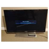 Samsung Flat Screen TV w Remote