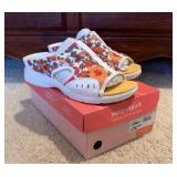 New Easy Spirit 9.5ww Sandals