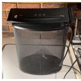 Royal Shredder basket included