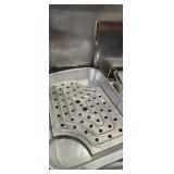 Set of baking dishes. 3 sheets, one roast pan, 2
