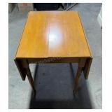 Drop Leaf Dining Table 34x26-50x29.5 inches tall
