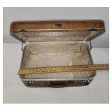 Vintage 1960s Amelia Earhart luggage. Beautiful