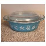 Pyrex 1.5 Qt Casserole Dish Snowflake Pattern