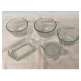 3 Pyrex and 1 glass bowl and 1 glass juicer