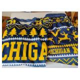 U of M 2 Piece Pajamas, T-shirt and Neck Pillow
