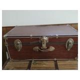 Trunk w Key 13x30x16