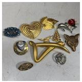 Assorted pins & brooches