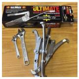3 Jaw Puller, Grease Gun & Adjustable Wrenches