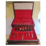 WM Rogers Stainless Cutlery Set in Box